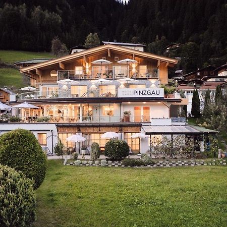 Hotel Garni Pinzgau, Bernd Huttl Neukirchen am Grossvenediger Exterior photo