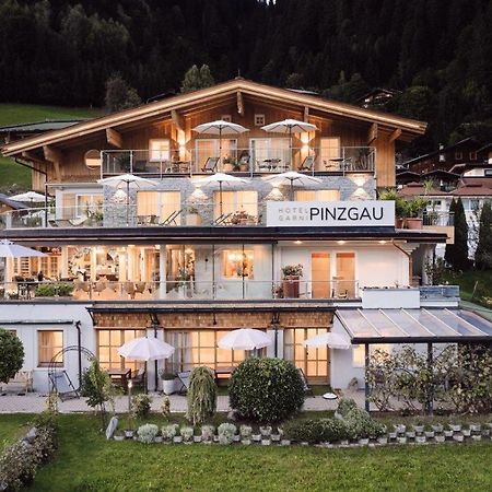 Hotel Garni Pinzgau, Bernd Huttl Neukirchen am Grossvenediger Exterior photo