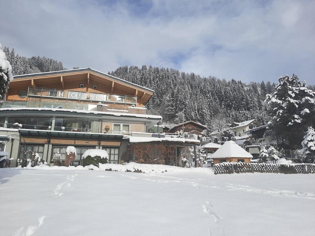 Hotel Garni Pinzgau, Bernd Huttl Neukirchen am Grossvenediger Exterior photo